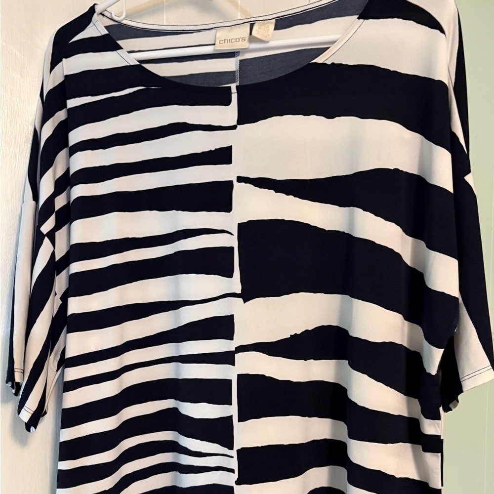 Chico's Black and White Asymmetrical Short Sleeve Tunic
